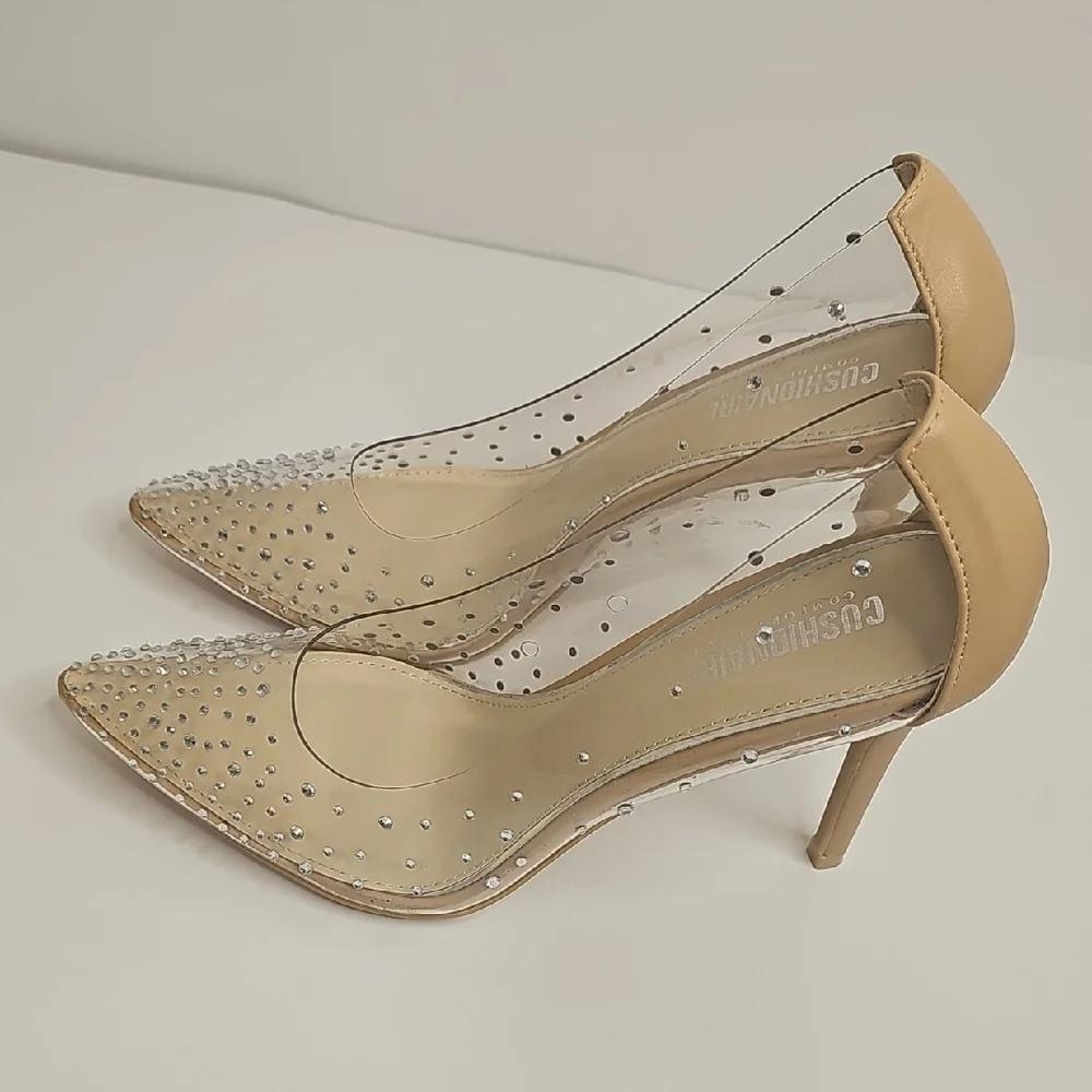 Cushionaire Women's Tan‎ and Clear Studded Heels Size 8.5
